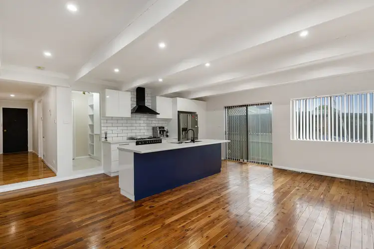 13 Loth Street