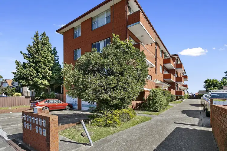 2/13 Quigg Street North, Lakemba NSW 2195