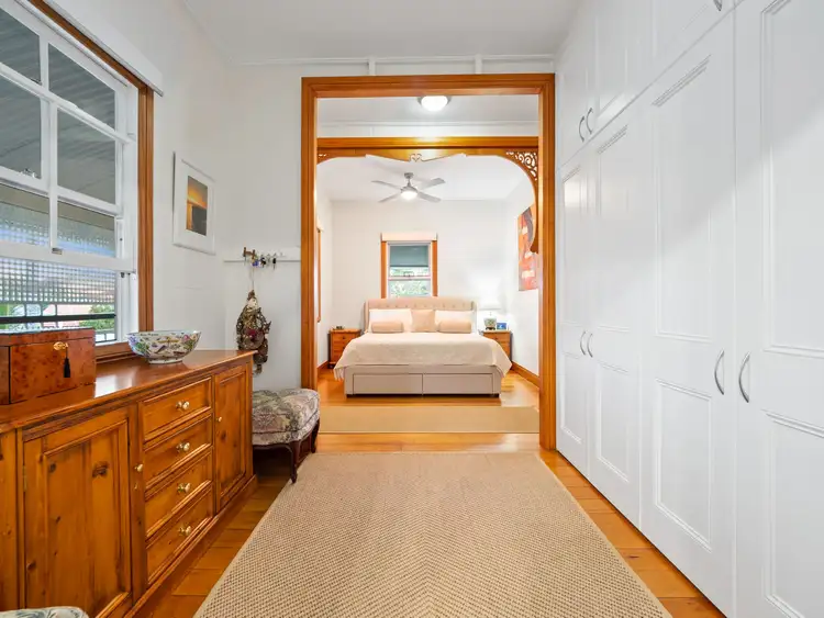 12 Eighth Avenue, Sandgate QLD 4017