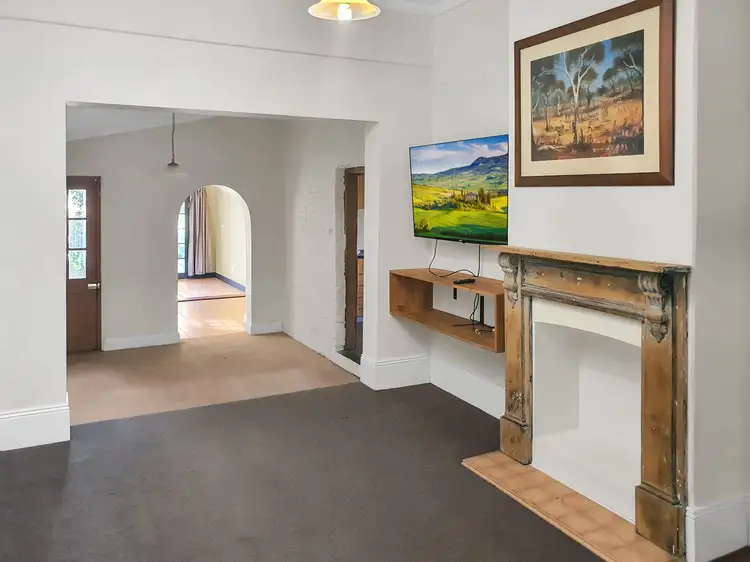 43 Lambert Street, Bathurst NSW 2795