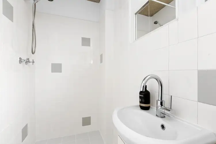 Fifth view of Homely studio listing, 67/5-7 Esplanade, Elizabeth Bay NSW 2011