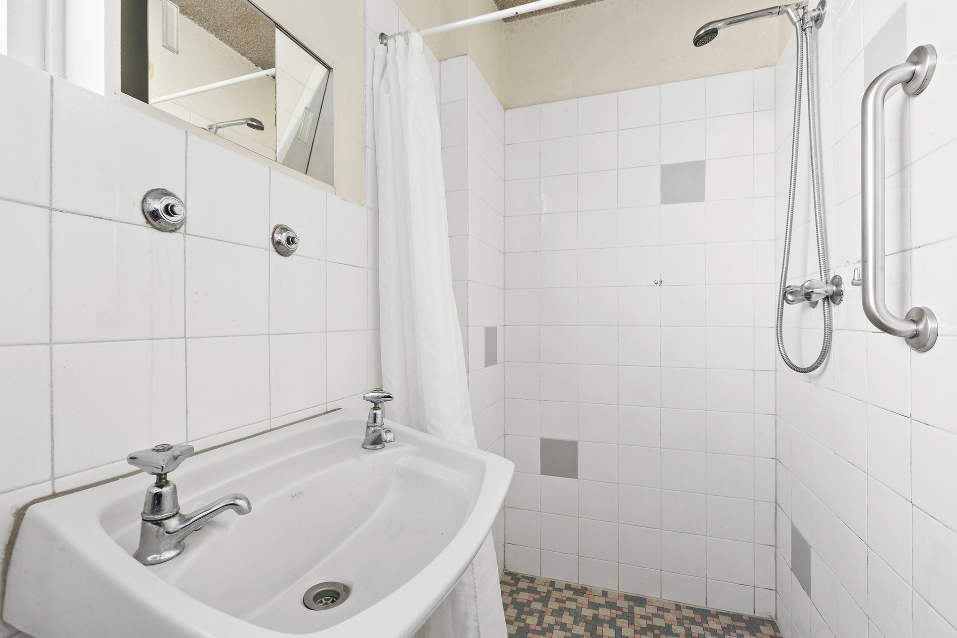 Third view of Homely studio listing, 51/5-7 Esplanade, Elizabeth Bay NSW 2011