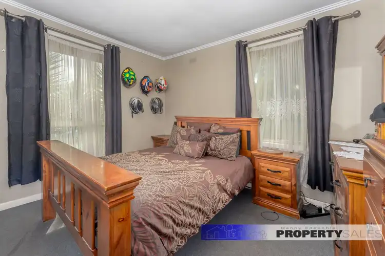 Seventh view of Homely house listing, 1 Leslie Court, Moe VIC 3825