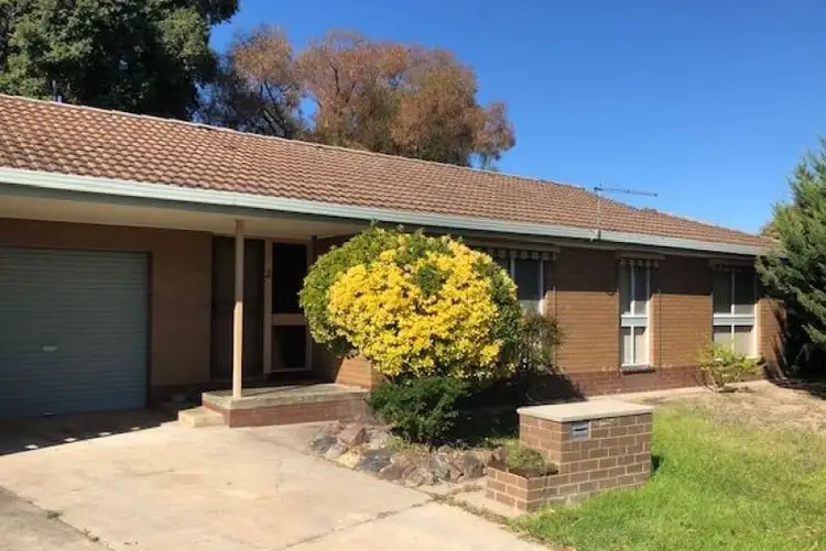Main view of Homely unit listing, 2/426 Ross Circuit, Lavington NSW 2641