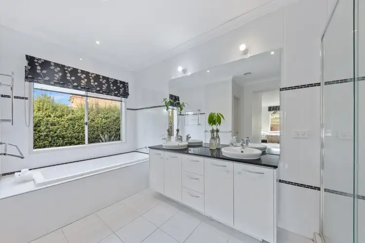 Sixth view of Homely house listing, 8 ST ANDREWS CLOSE, Hidden Valley VIC 3756