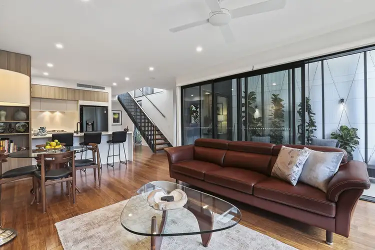 616/12 Parkside Circuit, Hamilton QLD 4007