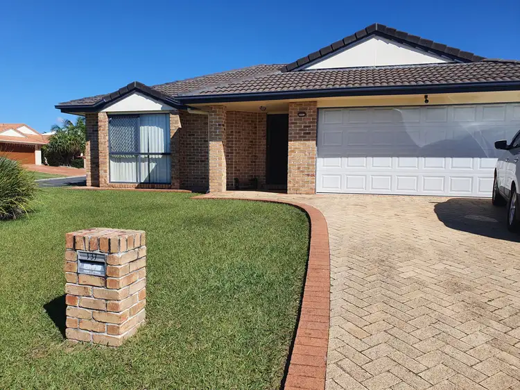 2 Reeders Street, Sandstone Point QLD 4511