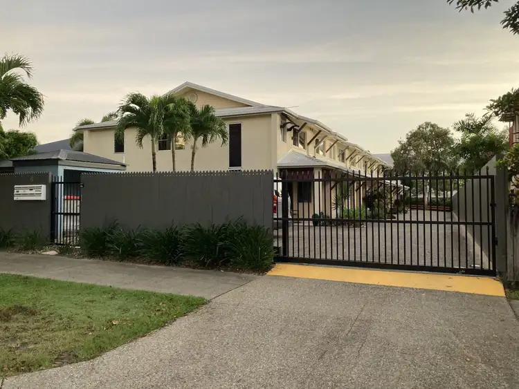 1/8 Oyster Court, Trinity Beach QLD 4879