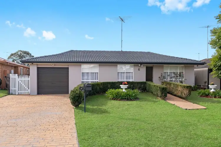6 Fortinbras Close, Rosemeadow NSW 2560