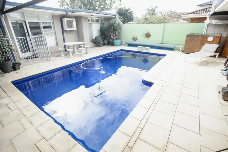 8 Williamstown Road, Doubleview WA 6018