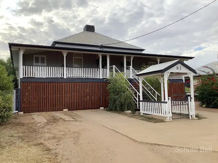 91 Falcon St, Longreach QLD 4730