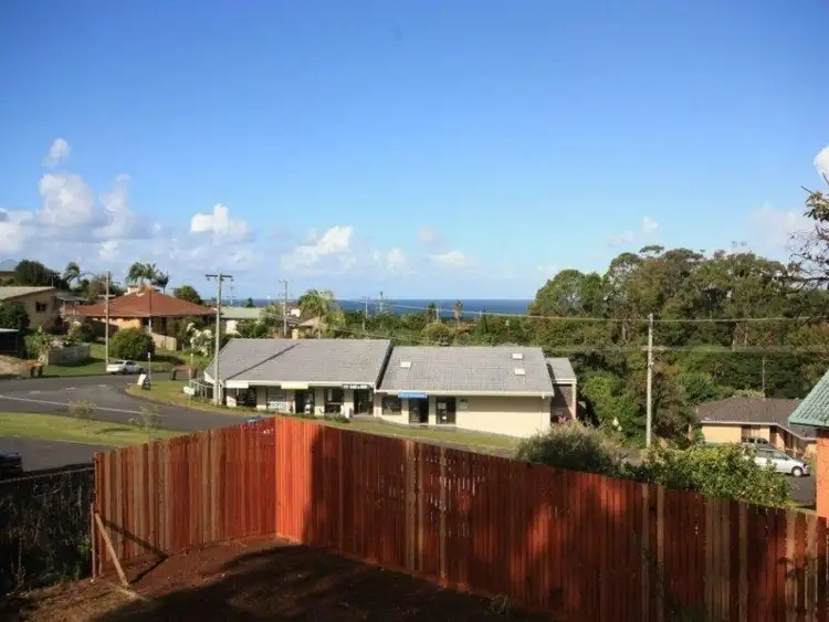 28 Oyster Point Road, Banora Point NSW 2486