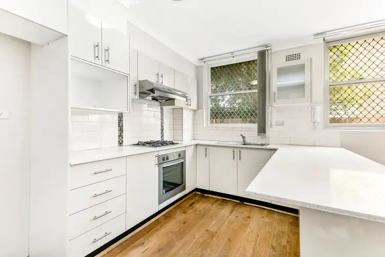 2/6 Fourth Avenue, Campsie NSW 2194