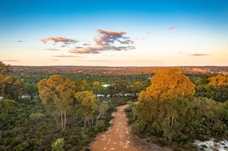 176 Rosewood Drive, Chittering WA 6084