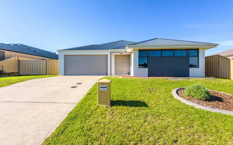 12 Hume Corner, Yakamia WA 6330
