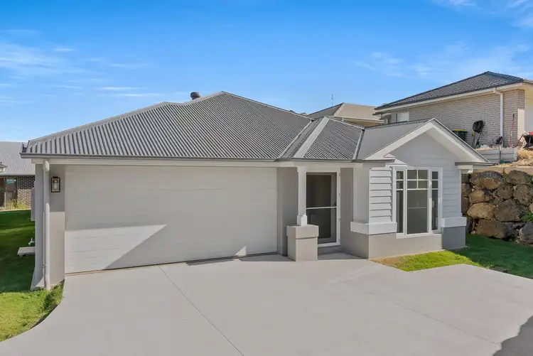 2/11 Dent crescent, Cumbalum NSW 2478