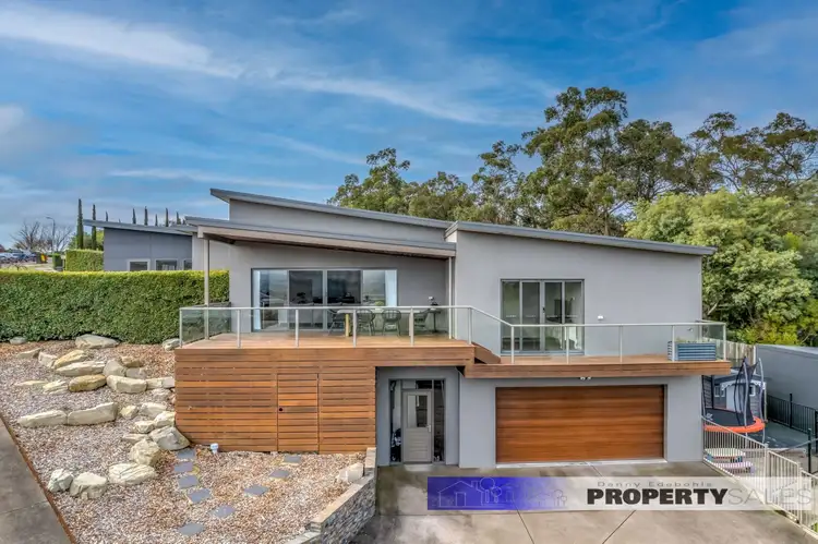33 Comans Way, Moe VIC 3825