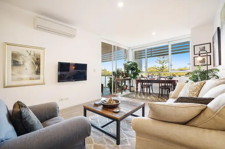 305/19 Winston Street, Kirra QLD 4225