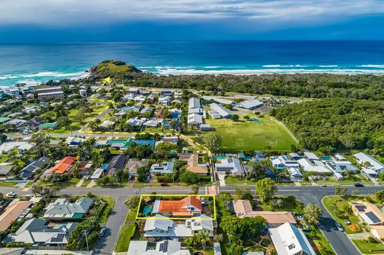 2 Poinciana Avenue, Bogangar NSW 2488