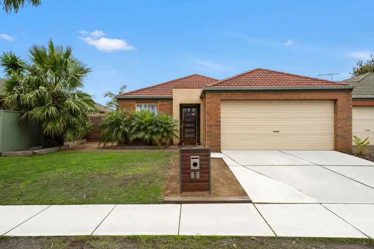 22 Scotsdale Drive, Cranbourne East VIC 3977