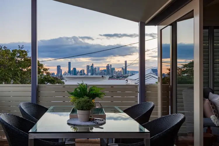 9 Wentworth Parade, Balmoral QLD 4171