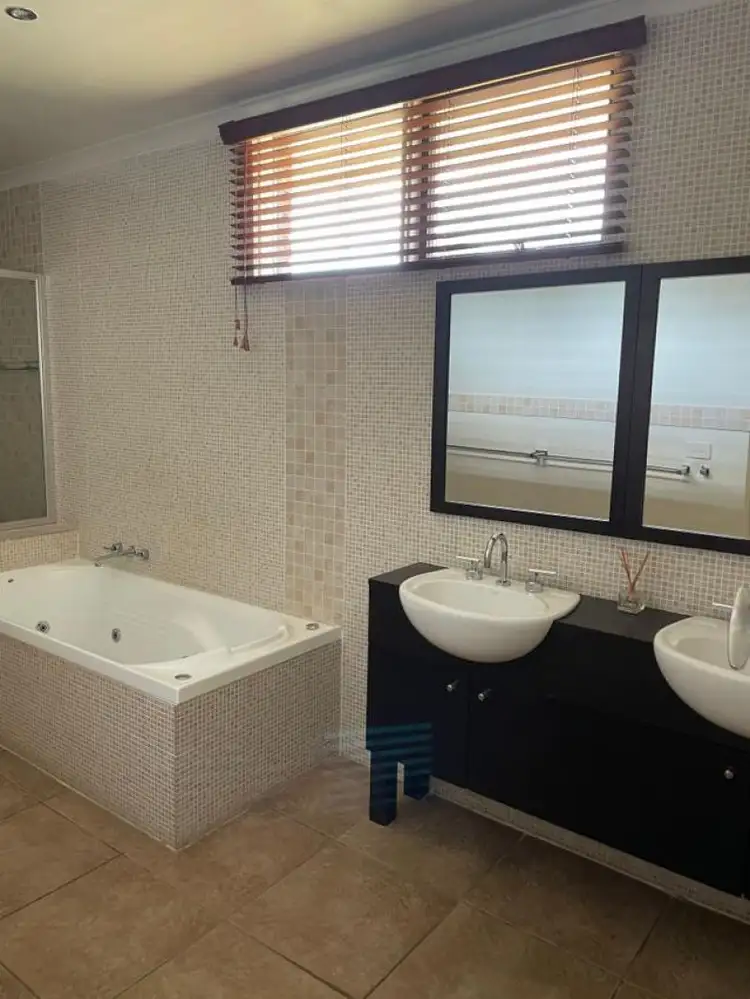 Seventh view of Homely house listing, 2 Birch Place, Sale VIC 3850