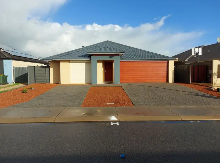Second view of Homely house listing, 10 Aventurine way, Byford WA 6122