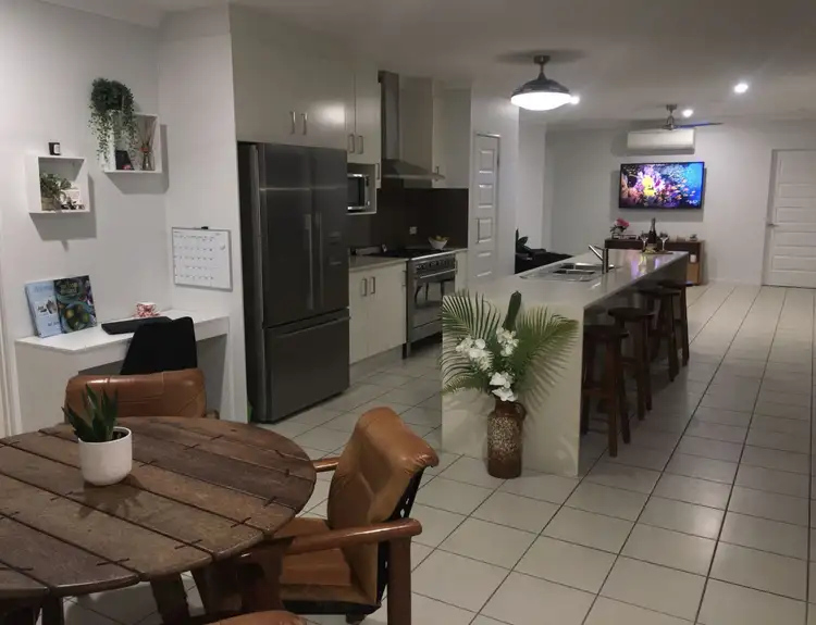 8 Parrot Close, Kanimbla QLD 4870
