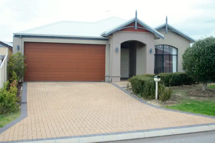11 Newgain Crescent, Carramar WA 6031