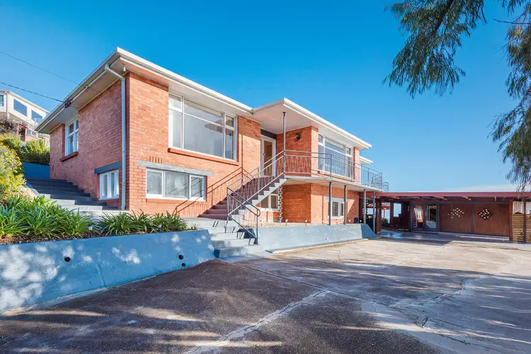 1 Bay Street, Parklands TAS 7320