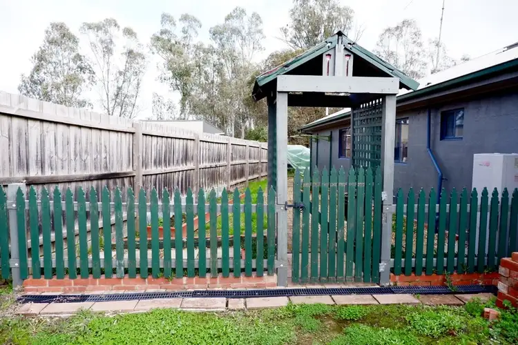 Second view of Homely house listing, 5 Horace Court, Broadford VIC 3658