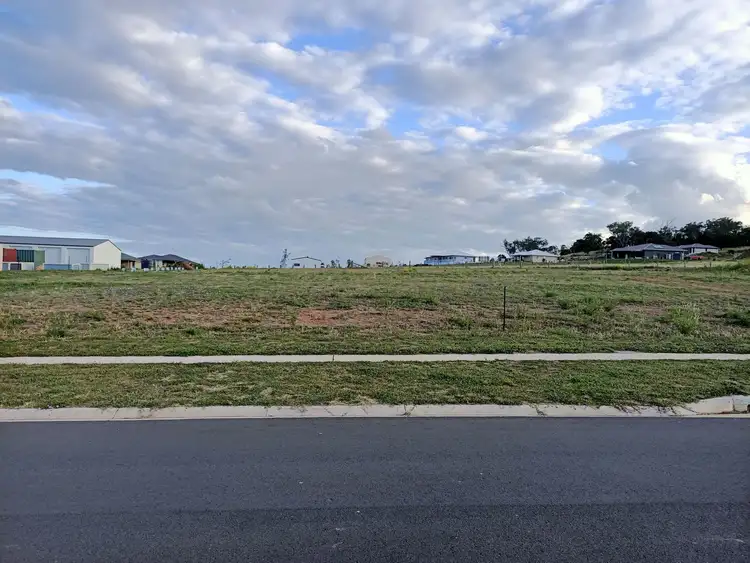 18 Southern Cross Dr, Kingsthorpe QLD 4400