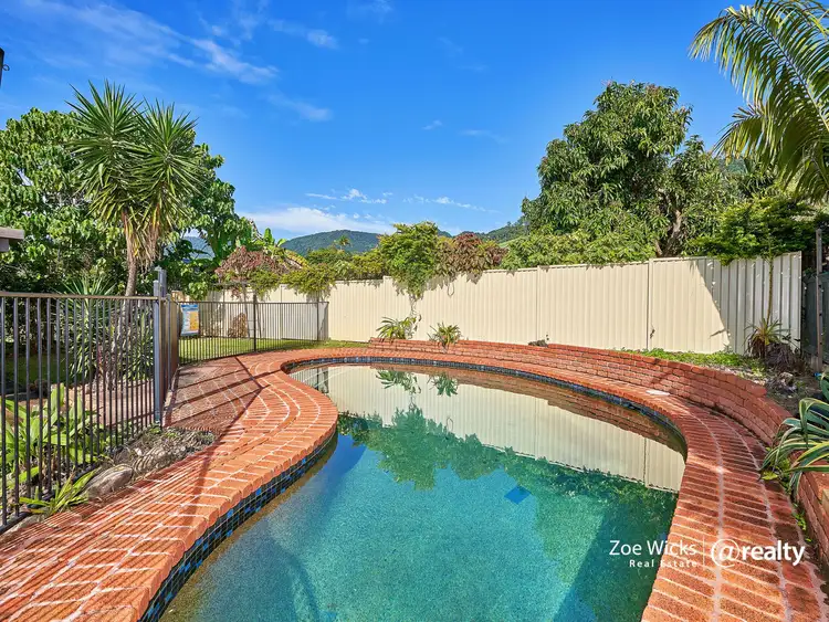 7 Holly Street, Mooroobool QLD 4870