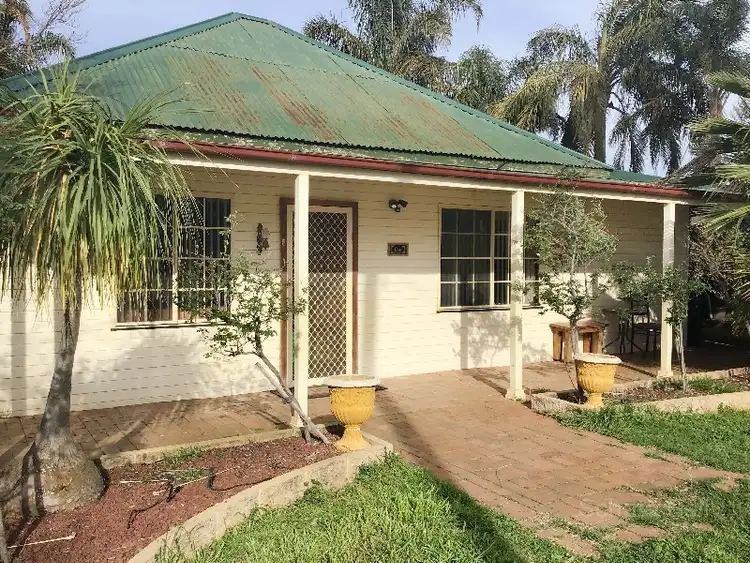 129 Booth St, Narromine NSW 2821