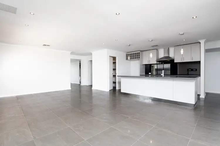 16 Birdsnest crescent, Banksia Grove WA 6031