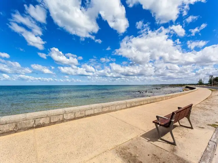 1/9 Seves Street, Altona VIC 3018