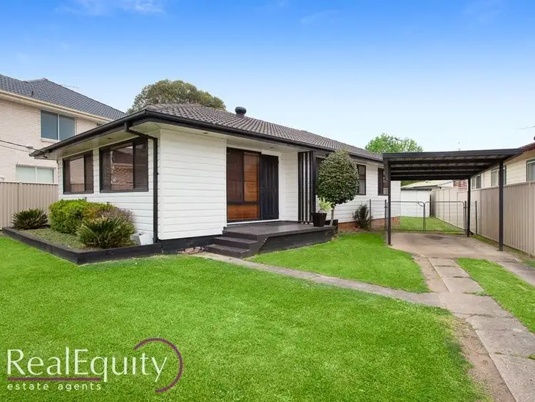 39 Huon Crescent, Holsworthy NSW 2173