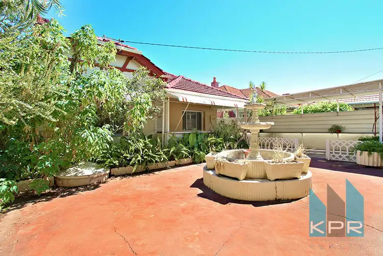 25 Kalgoorlie Street, Mount Hawthorn WA 6016