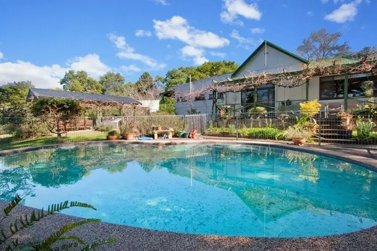 37 Cranstons Rd, Middle Dural NSW 2158