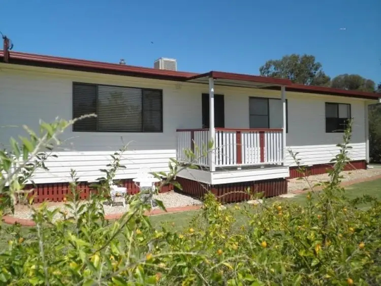 66 Raglan Street, Roma QLD 4455