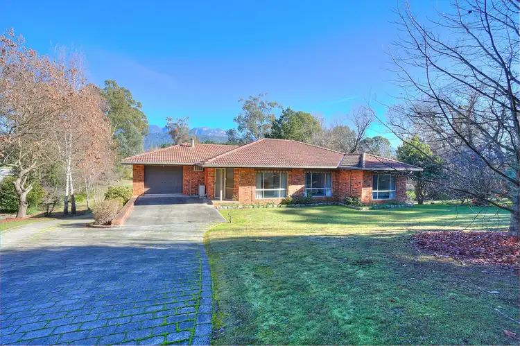 6908 Great Alpine Road Road, Porepunkah VIC 3740