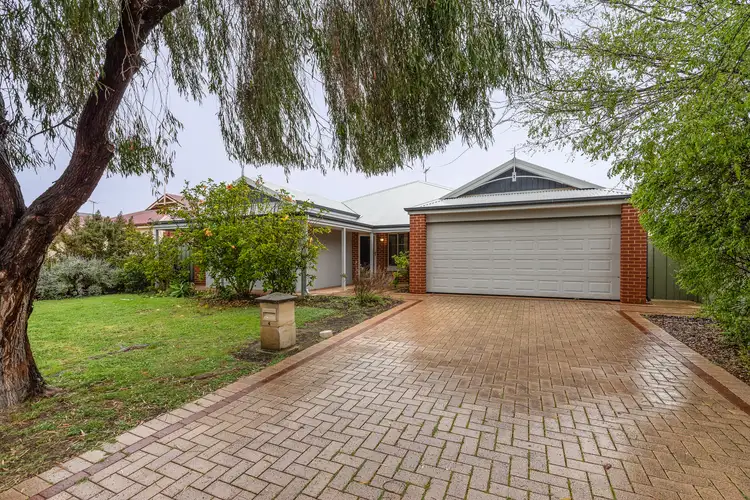 4 Burleigh way, Aubin Grove WA 6164