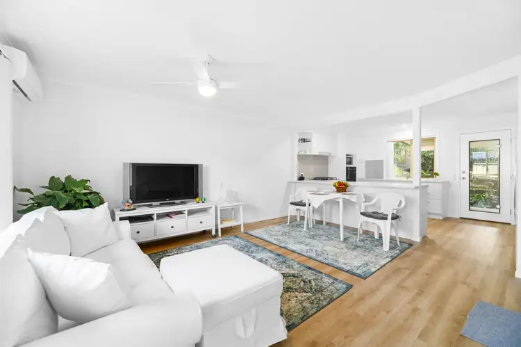 Main view of Homely townhouse listing, 5/25 Glenora Street, Wynnum QLD 4178