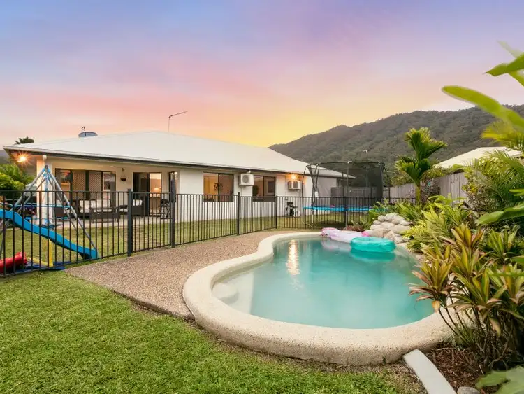 8 Daykin Close, Redlynch QLD 4870
