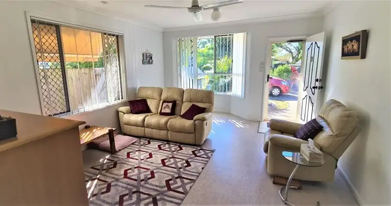 Main view of Homely semi-detached listing, 2/5 Kumbar Street, Pacific Paradise QLD 4564