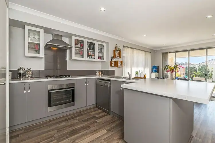 10 Normandie Way, Hilbert WA 6112