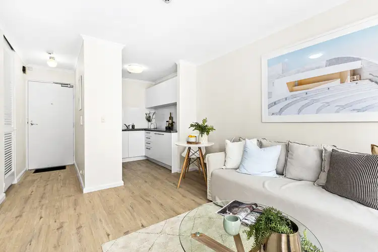 Second view of Homely apartment listing, 9B/15-19 Onslow Avenue, Elizabeth Bay NSW 2011