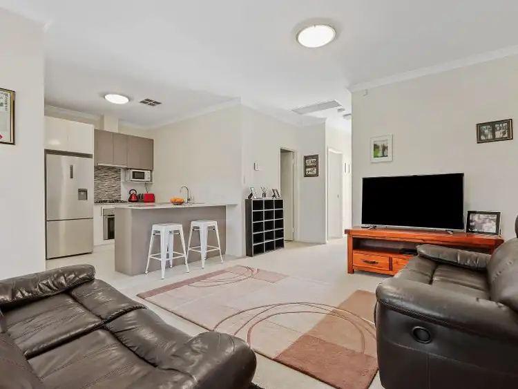 Fourth view of Homely house listing, 28/2 Louvre Way, Baldivis WA 6171