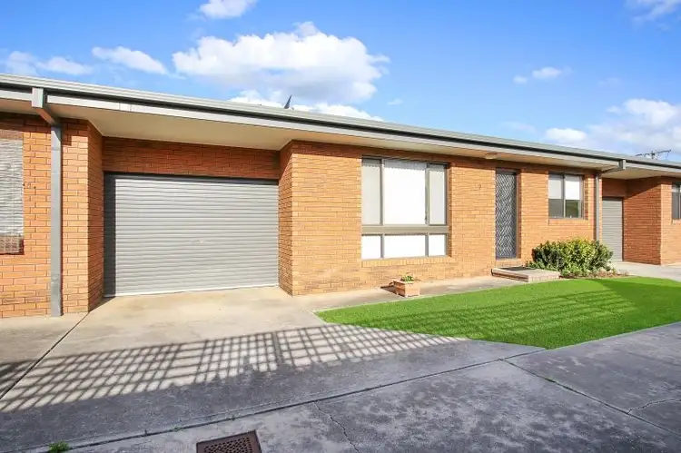 Main view of Homely unit listing, 2/576 Ebden Street, South Albury NSW 2640