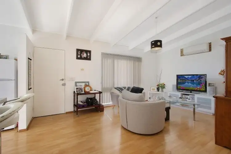 Third view of Homely unit listing, 2/576 Ebden Street, South Albury NSW 2640